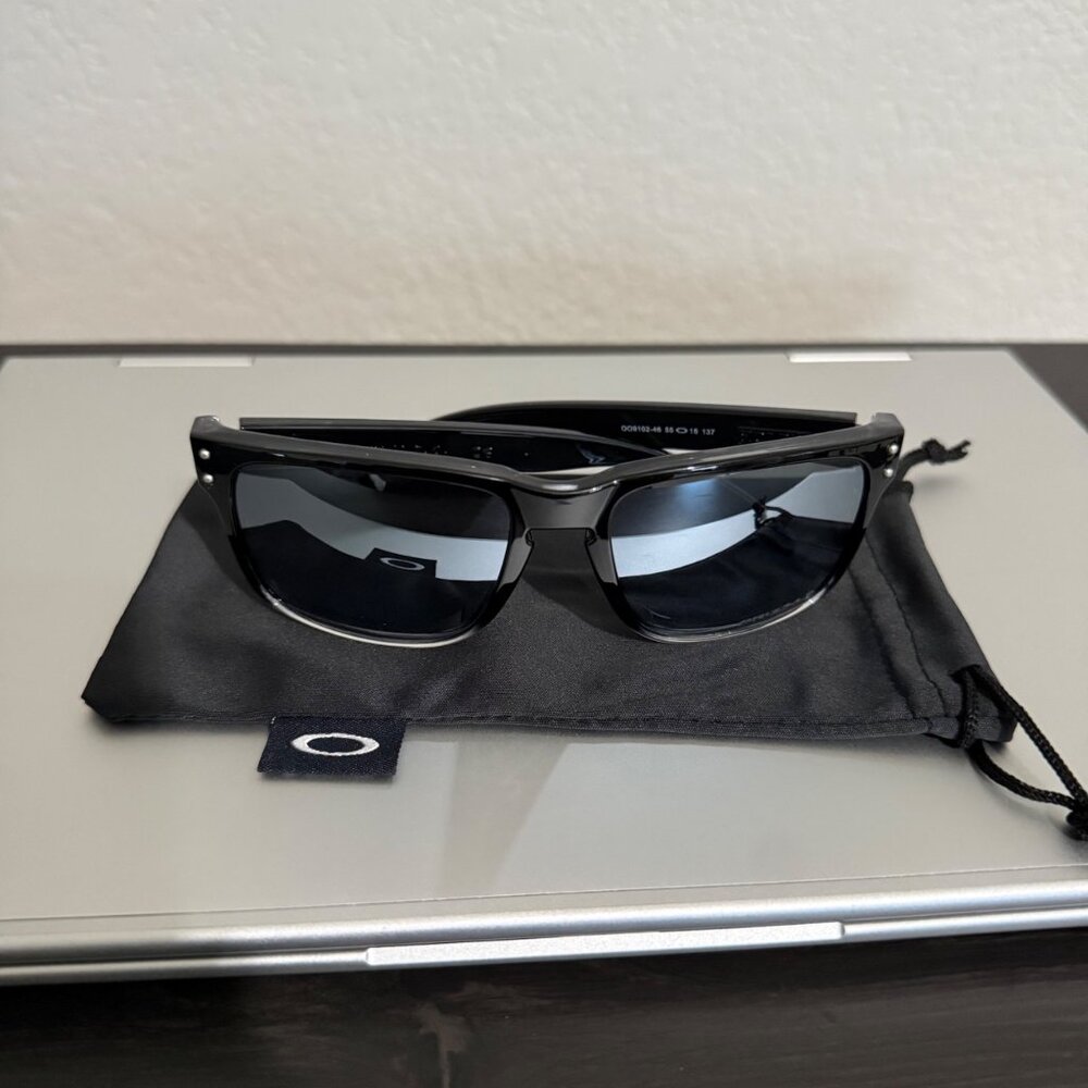 OO9102 Oakley Holbrook Two Tone Polished Frame Prizm Polarized Reflective Silver - Picture 5 of 6